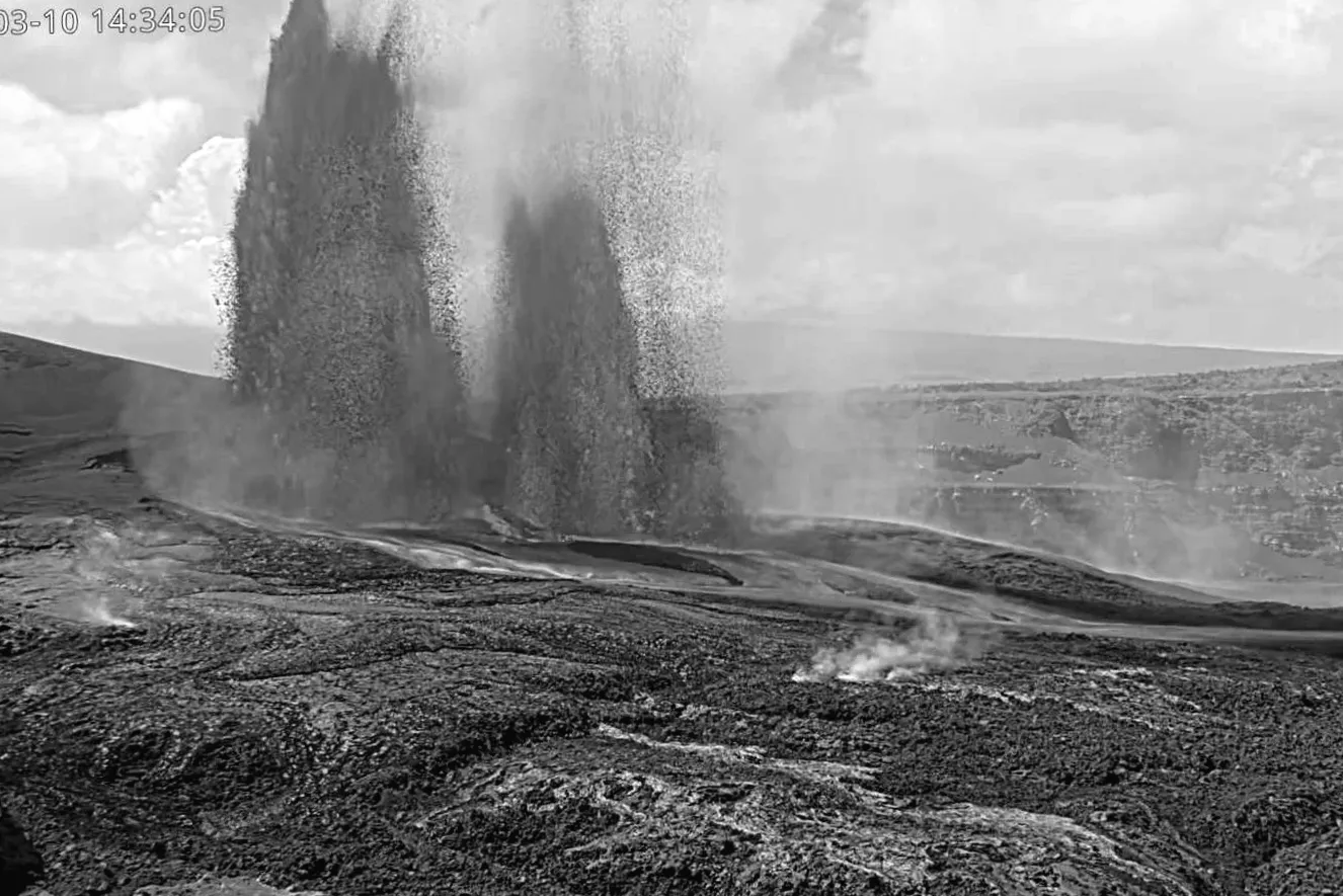 Вулкан Кілауеа на Гаваях вивергнув лаву на висоту 1,000 футів