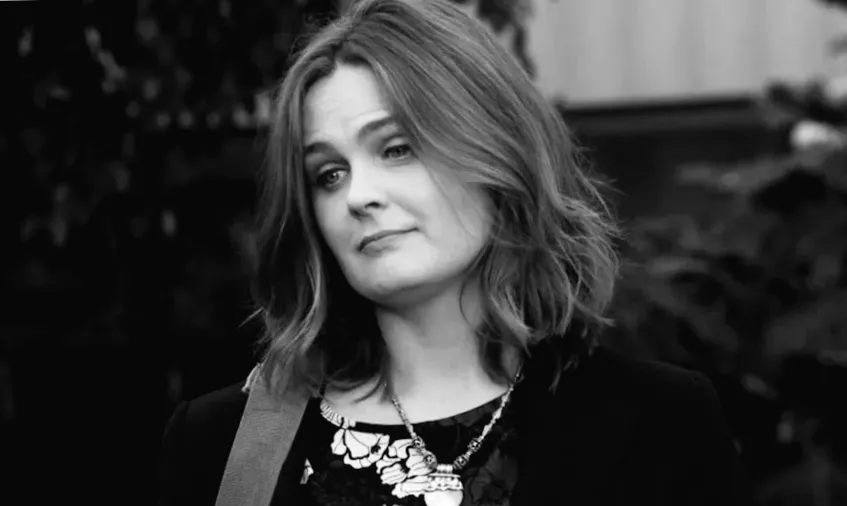 Перед серіалом "Кістки" Емілі Дешанель грала у недооціненому міні-серіалі Стівена Кінга