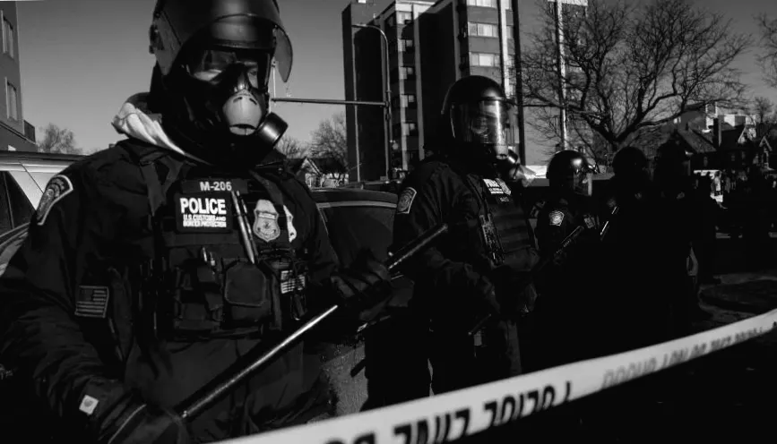 Групи за право на зброю та юридичні експерти підозрюють адміністрацію Трампа в ставленні до Другого поправки після стрілянини.