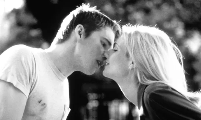 "Недооцінений драматичний фільм Етана Хоука та Гвінет Пелтроу - скарб на Prime Video"