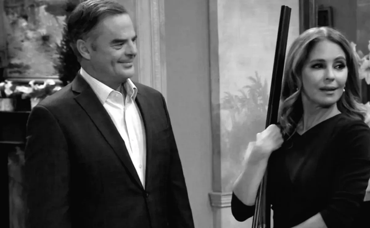 Ліза Локічеро грає в мюзиклі «Олівія, візьми свій револьвер» у серіалі «Генеральна лікарня»