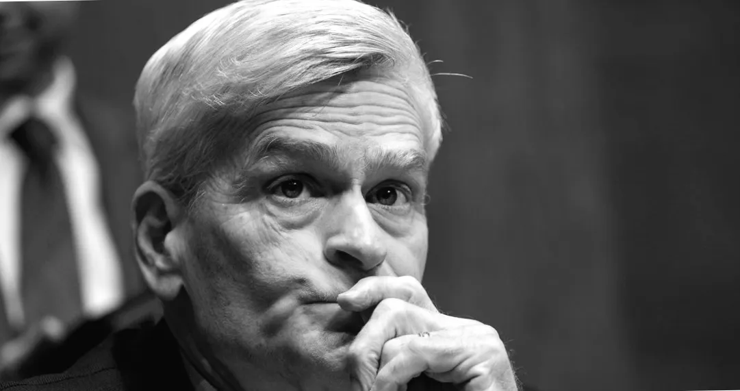 Дональд Трамп підтримує внутрішню конкуренцію проти республіканського сенатора Білла Кессіді.