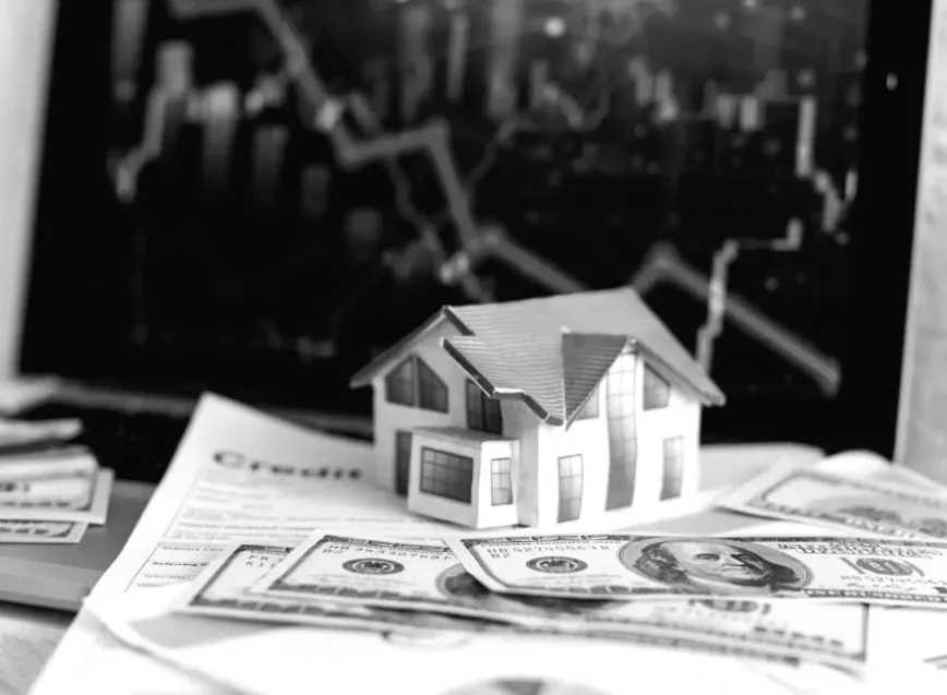 Середні витрати американської сім'ї - $78,535 на рік, а середня річна зарплата - $67,080