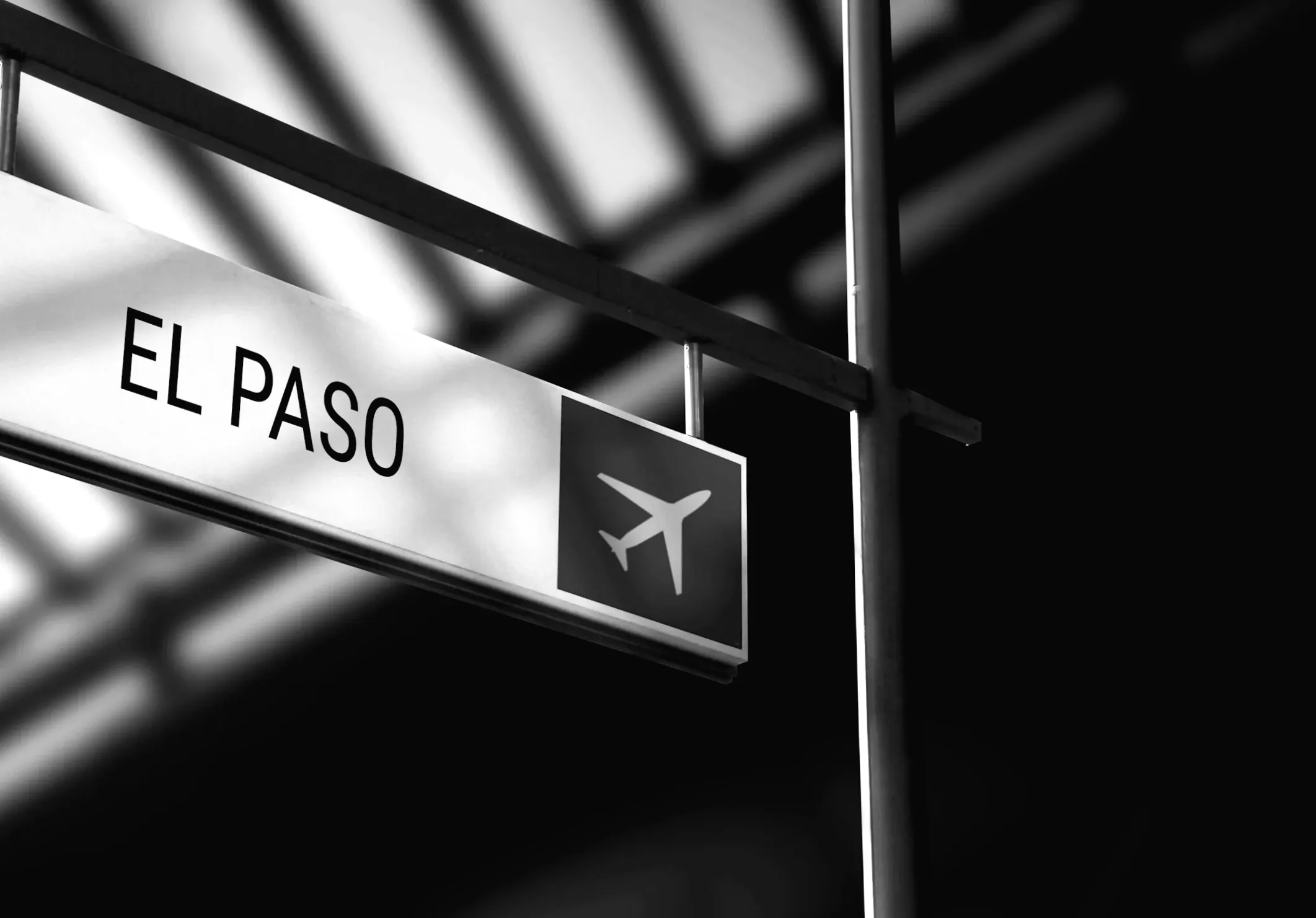 FAA відкриває повітряний простір біля аеропорту Ель-Пасо після 10-денного закриття з "особливих причин безпеки"