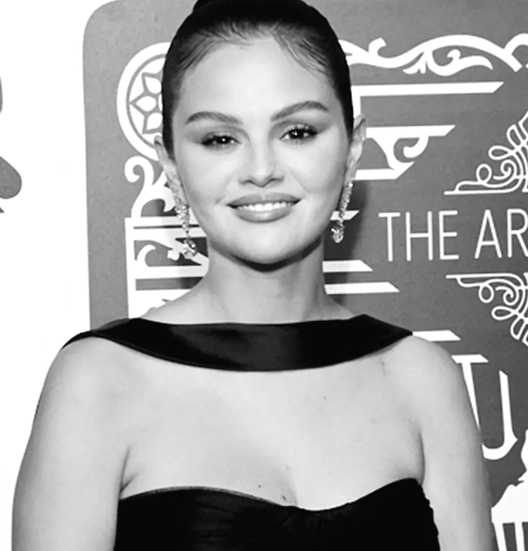 Селена Гомес показала редкое селфи без макияжа