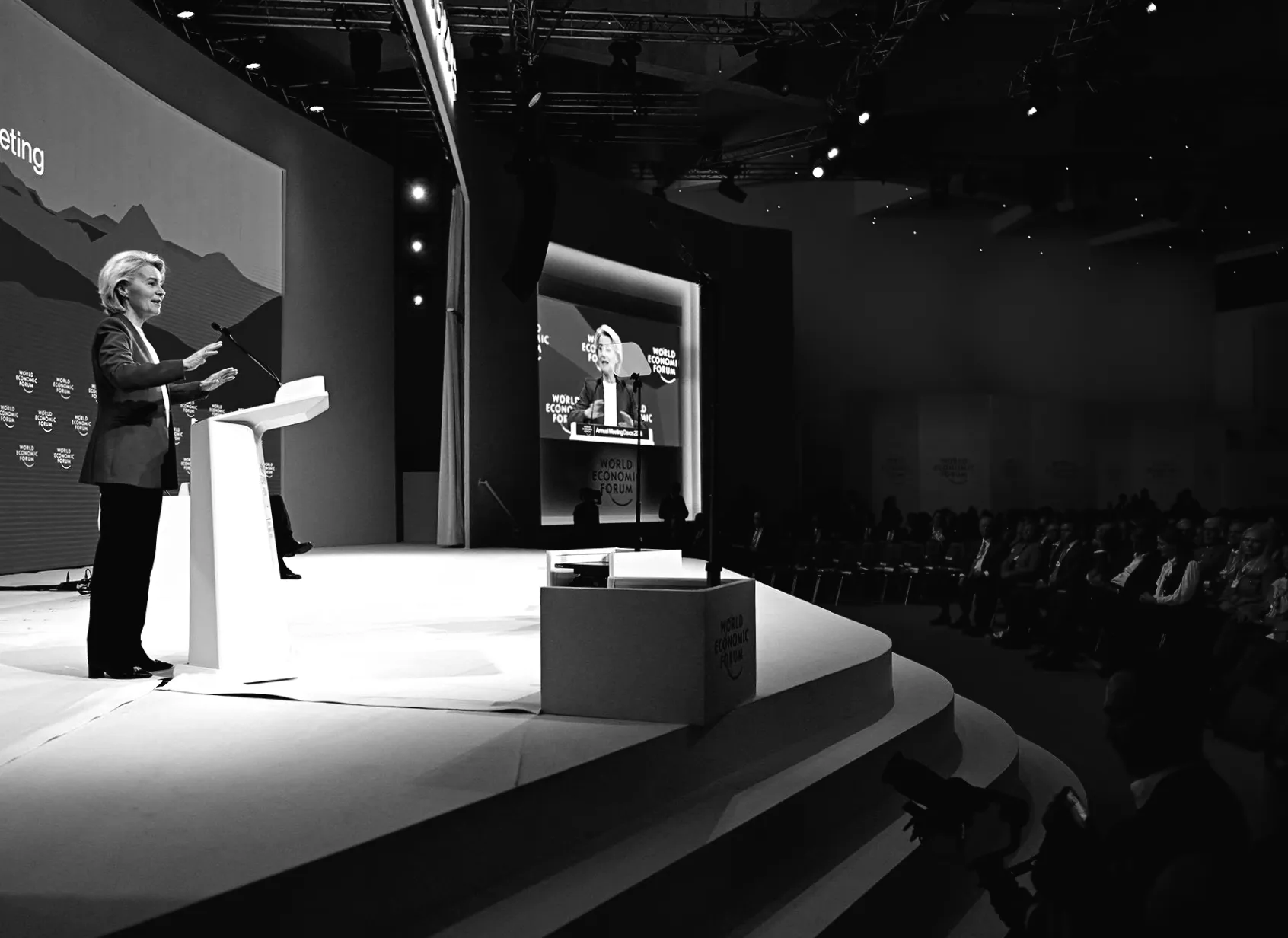 Європа не довіряє, але залежить від Америки. Чи може вона собі дозволити відмовитися?