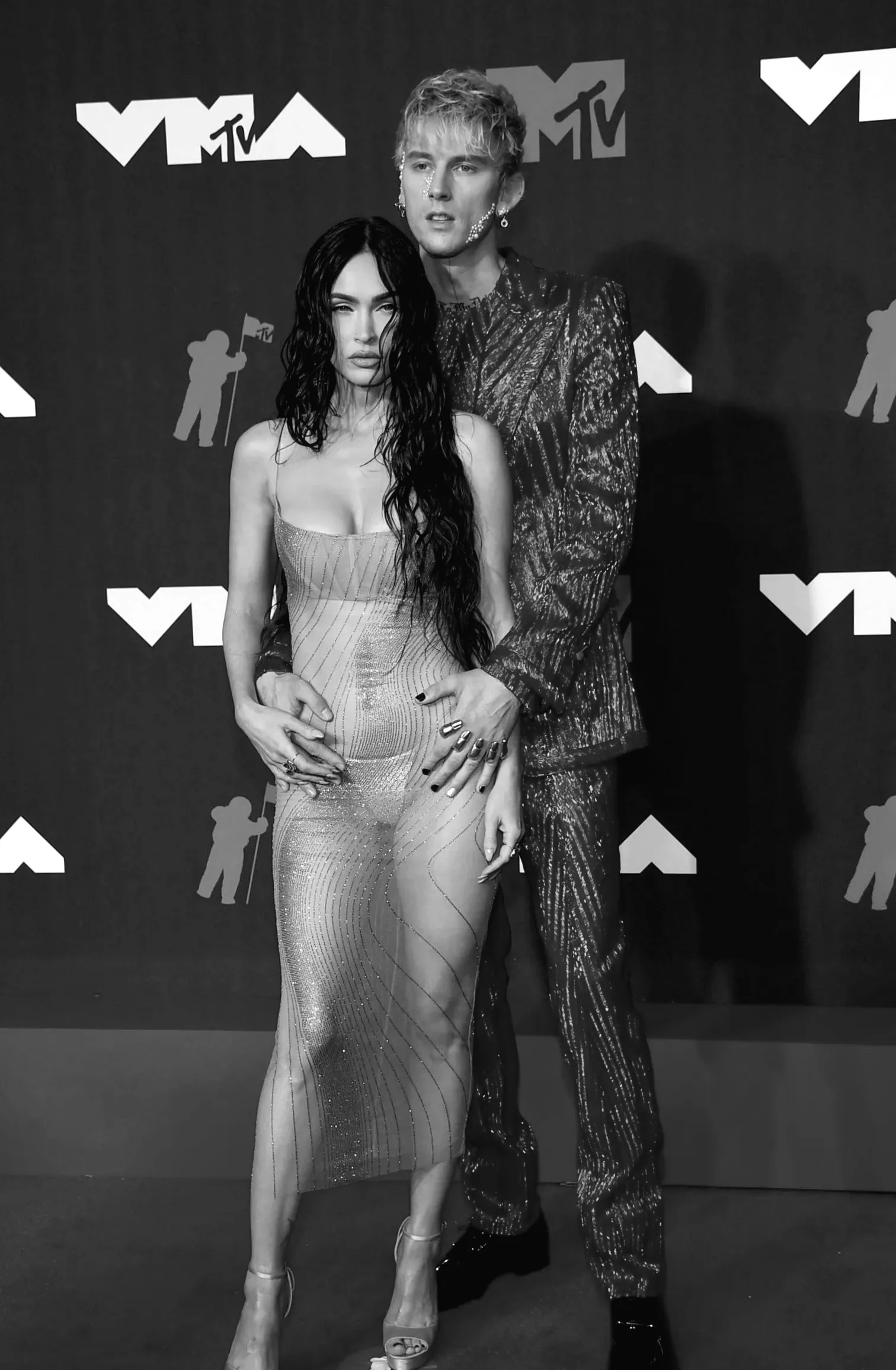 Меган Фокс та Машина Ган Келлі завершили романтичні відносини після спроб помиритися.