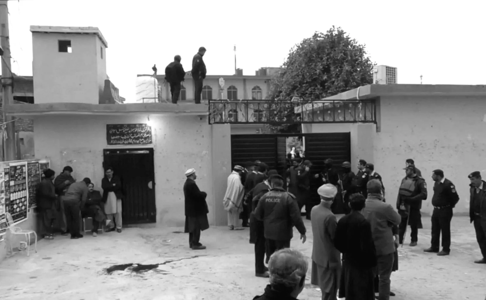 Вибух бомбіста-смертника в мечеті столиці Пакистану: загинули щонайменше 31 особа