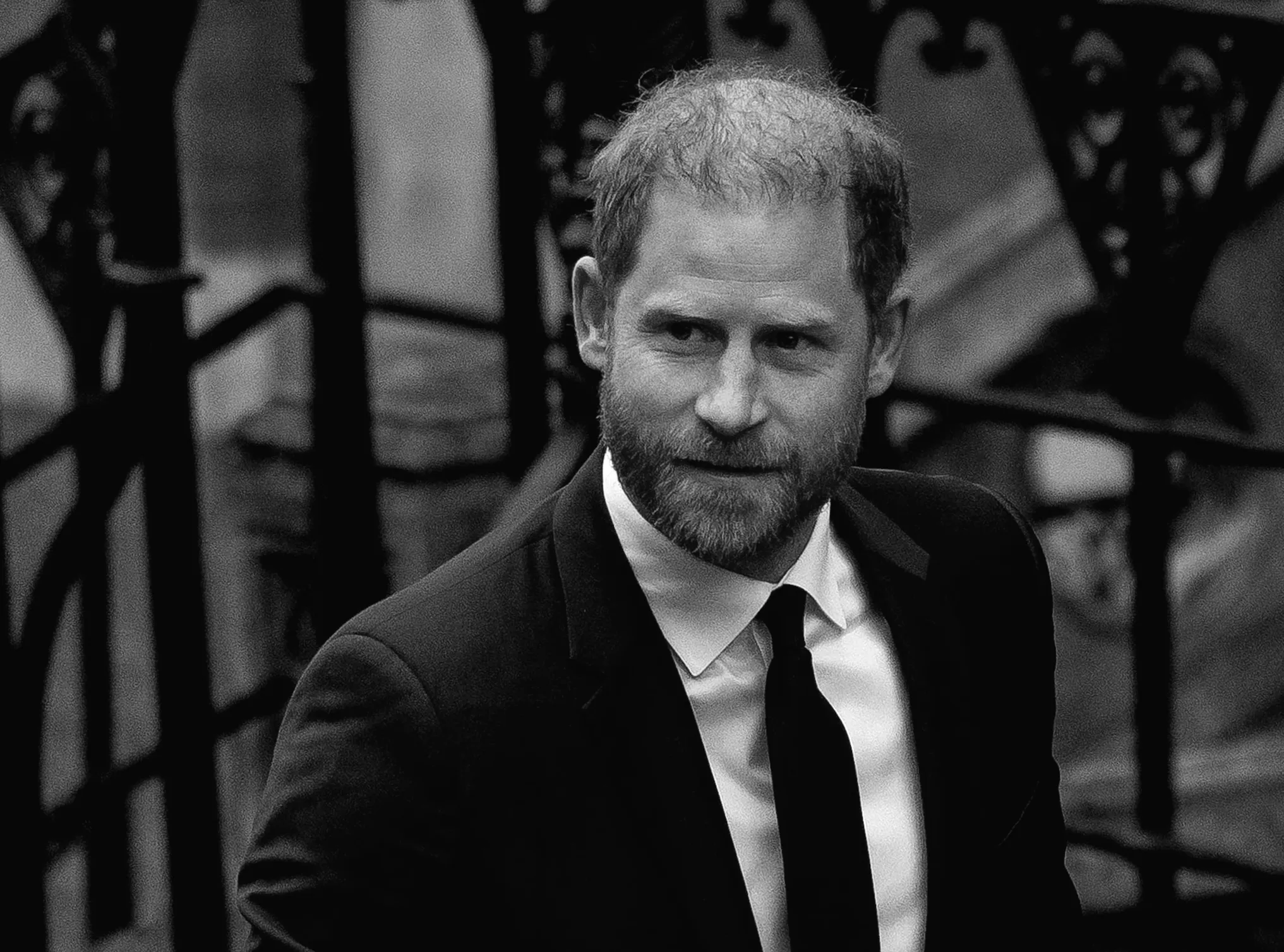 Принц Гаррі прибуває до суду, відчуваючи "впевненість і готовність" боротися з останнім юридичним суперечкою проти британської таблоїдної преси.