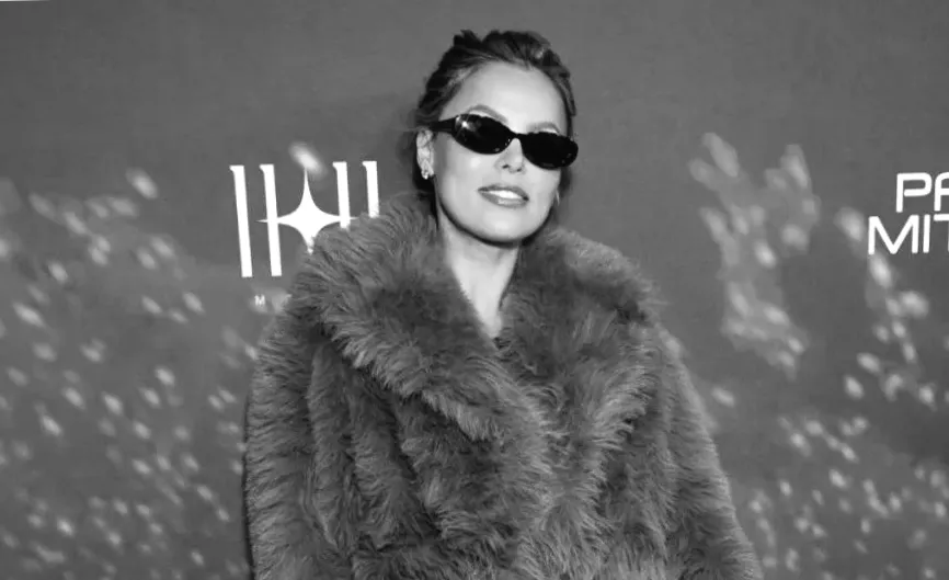 Комбінезон Брукс Нейдер з меховим пальто та унікальним деталем