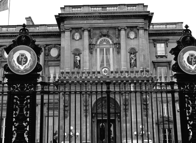 Французький уряд повідомив прокурора про зв'язок дипломата з Епштейном