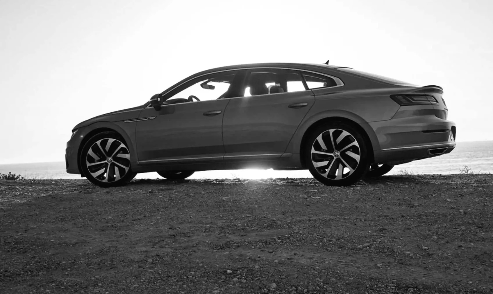 300-сильний седан Volkswagen за $25 тис. - вигідна покупка, яку усі ігнорують на користь SUV.