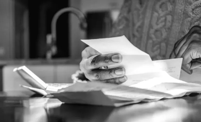 Мільйони американців відмовляються від їжі або скорочують витрати на комунальні послуги, щоб забезпечити собі медичний догляд