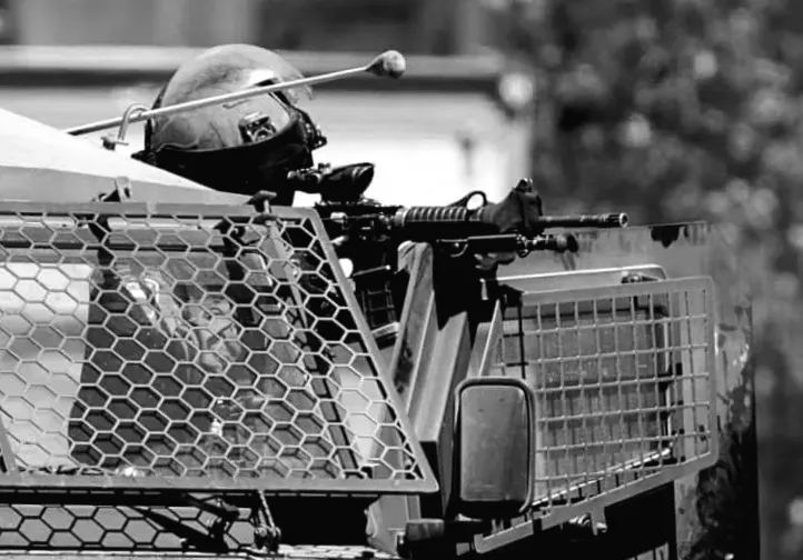 IDF вогонь і веде кримінальне розслідування двох військовослужбовців за побиття палестинця поблизу Рамаллі.