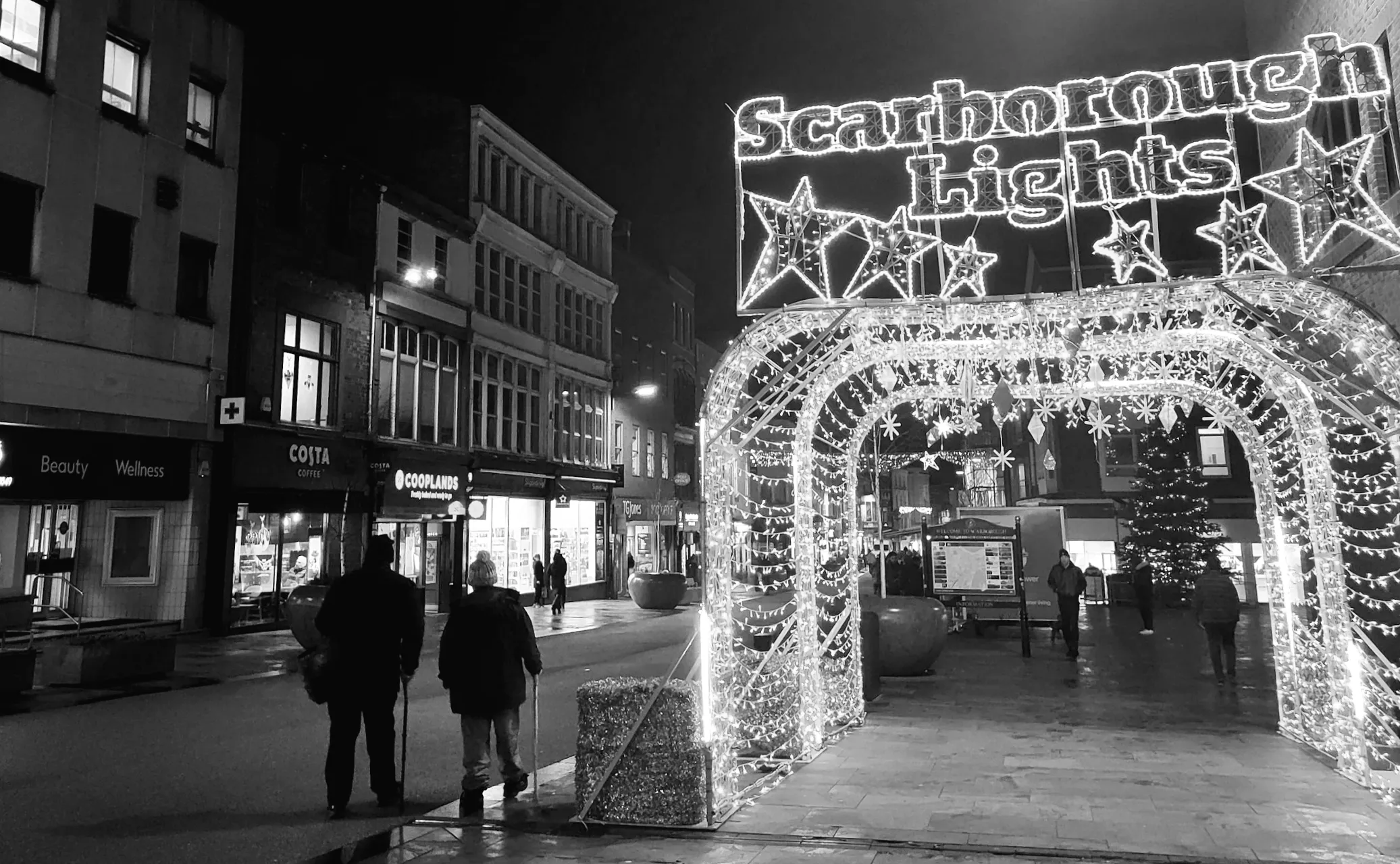 Заплановано залучення коштів на різдвяне прикрашання міста.