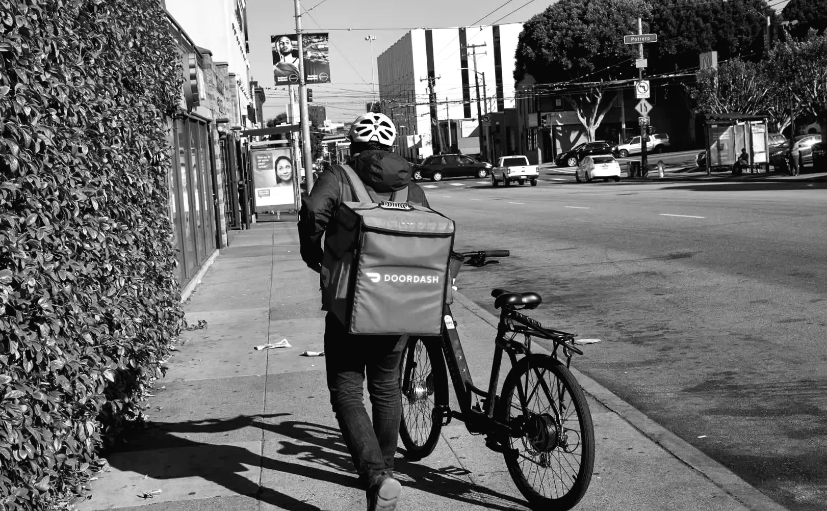 Фото замовлення продуктів водія доставки викликало обурення: "Я це бачу постійно"