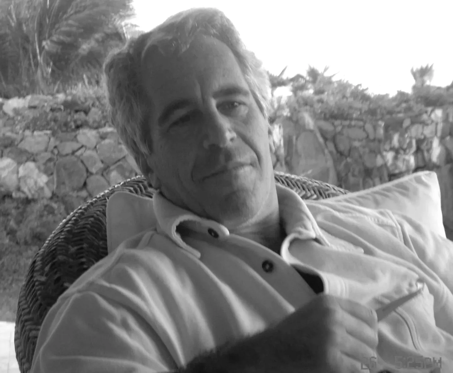 Джефрі Епштейн та Бред Карп співпрацювали, щоб вивчити спробу жінки вимагати викуп