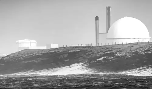 Закінчення оформлення фарбування купола у Dounreay