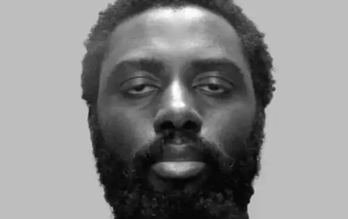 Екс-однокімнатний квартирант потрійного вбивці покинув квартиру через страх