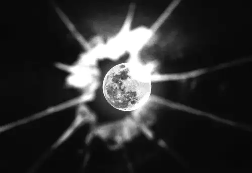 NASA починає серйозно відставати в місячній гонці від Китаю після скасування посадки на Місяць.