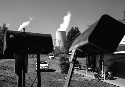 Більшість американських електростанцій можуть відповідати вимогам щодо забруднення повітря. Трамп все одно послабив їх.