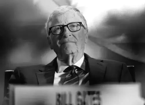 Білл Гейтс визнає зв'язки, але відкидає причетність до злочинів Епштейна