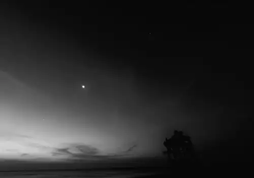 Зустріч Венери та Сатурна на нічному небі: коли і як спостерігати за планетами