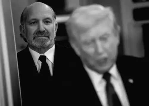 Міністерство юстиції звинувачене у видаленні зображення глави комерційної справи Трампа Говарда Латніка з випущених файлів Епштейна.