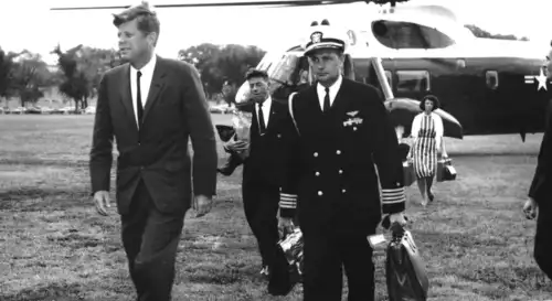 Що насправді знаходиться всередині ядерного футболу