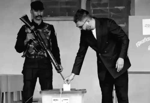 Рахунок голосів у Непалі: партія колишнього репера лідирує в двох третинах округів