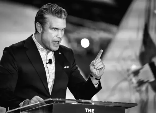 Hegseth та інші розлючені через відмову Anthropic підкорятися Пентагону