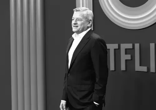 Спів-CEO Netflix Тед Сарандос відвідує Білий дім під час боротьби з угодою з Warner.